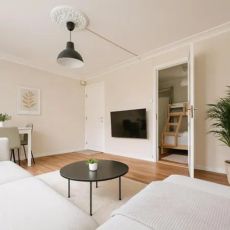 Trio In Centre - Norwegians Minimum Age 25 Апартаменты *