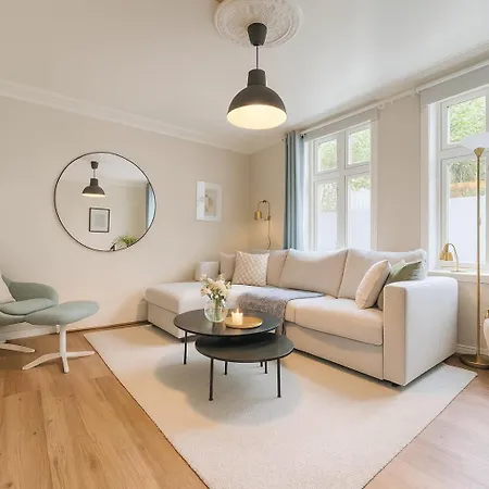 Trio In Centre - Norwegians Minimum Age 25 شقة