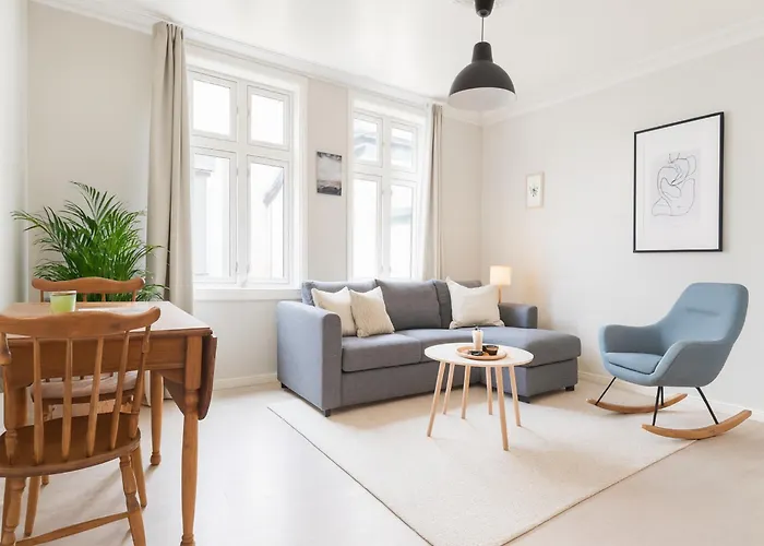 Trio In Centre - Norwegians Minimum Age 25 Apartman *