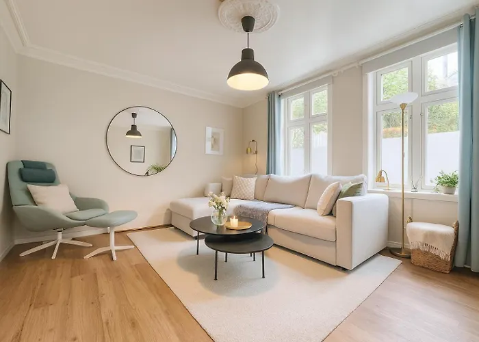 Trio In Centre - Norwegians Minimum Age 25 Apartman